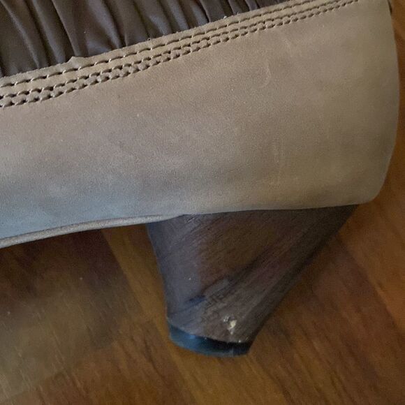 Terra Plana Beige Brown Ruffled Trim Round Toe Heels Womens Size 39/8.5 - Picture 8 of 8